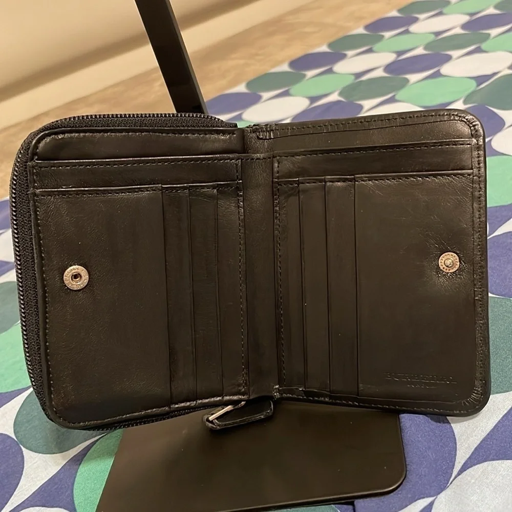 Burberry elegant wallet